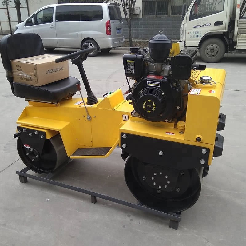 Ride on double drum 780kg vibratory roller